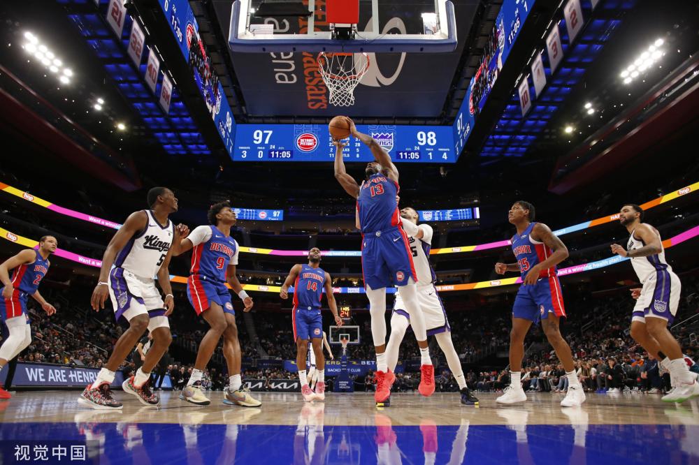 边路传中是 边路传中是